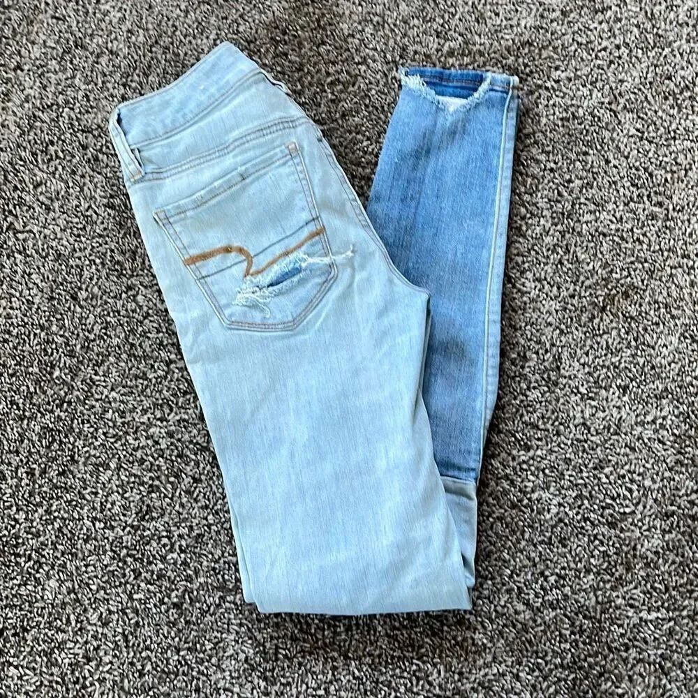 American Eagle high rise jegging two tone distressed size 0 regular